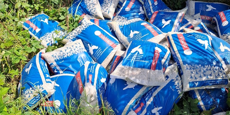 POL-RZ: 1000 Kilogramm Vogelsand illegal entsorgt - Zeugen gesucht - Foto: presseportal.de