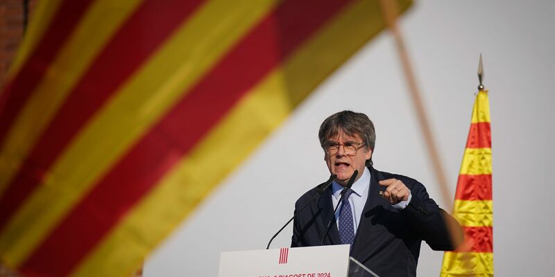 Nach der Rede verschwand Puigdemont von der Bildfläche. Die Polizei leitete eine Großfahndung ein. (Archivbild) - Foto: Joan Mateu/AP/dpa