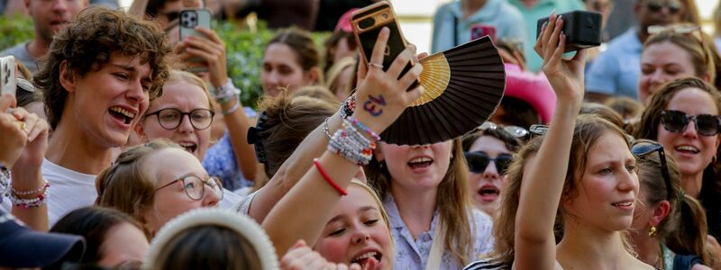 Für die Fans von Taylor Swift war die Absage der Konzerte in Wien eine große Enttäuschung, denn einige von ihnen hatten dafür eine weite Anreise in Kauf genommen. - Foto: Heinz-Peter Bader/AP/dpa