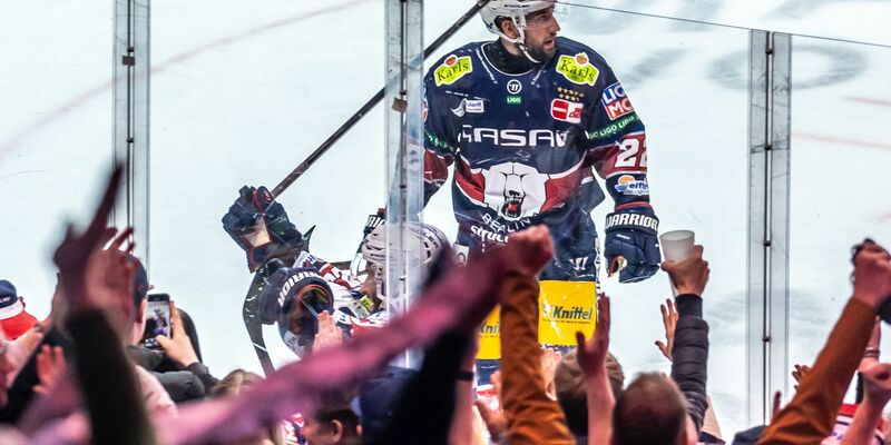 Bei Tobias Eder wurde ein bösartiger Tumor diagnostiziert. - Foto: Andreas Gora/dpa