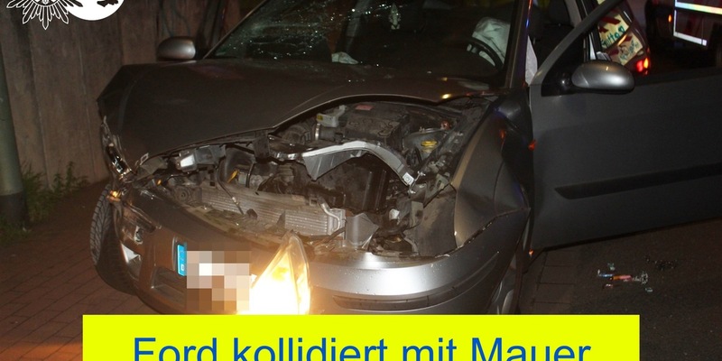 POL-DU: Ruhrort: Kontrolle verloren - Auto kollidiert mit einer Mauer - Foto: presseportal.de