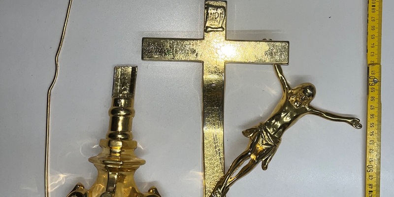 POL-UL: (UL) Ulm - Bibel als Diebesgut / Am Donnerstag versuchte ein Mann eine Bibel aus dem Ulmer Münster zu stehlen. - Foto: presseportal.de