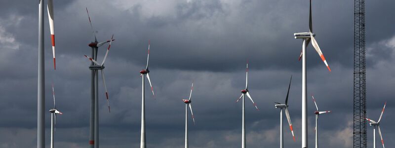 In Mecklenburg-Vorpommern gibt es über 1.800 Windkraftanlagen. - Foto: Bernd Wüstneck/dpa