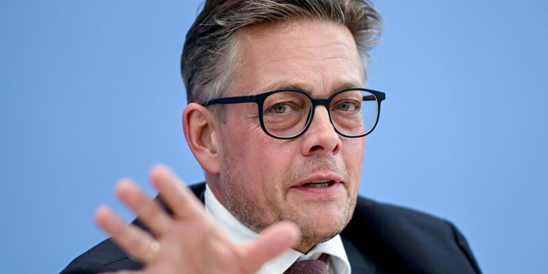 Grünen-Fraktionsvize Konstantin von Notz sieht durch den Gesetzentwurf zur Gesichtserkennung «verfassungsrechtlich tiefgreifende Fragen» aufgeworfen. (Archivbild) - Foto: Britta Pedersen/dpa