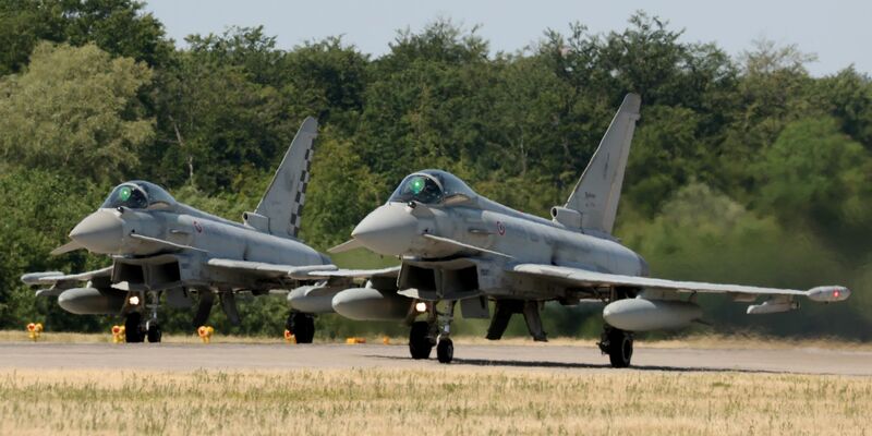 Über der Ostsee gab es Alarmstarts, um einen russischen Aufklärer zu identifizieren. (Archivbild)   - Foto: Bernd Wüstneck/dpa