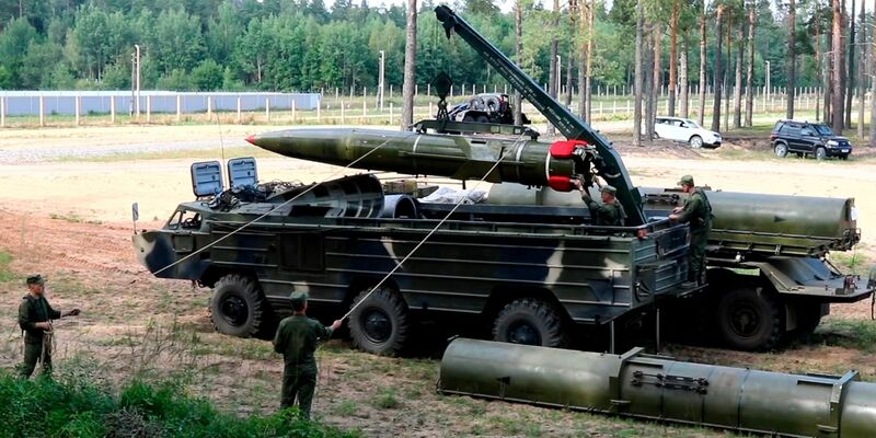 Das Militär in Belarus verstärkt Truppen an der Grenze zur Ukraine. (Archivbild) - Foto: Uncredited/AP/Belarusian Defense Ministry via VOENTV/dpa