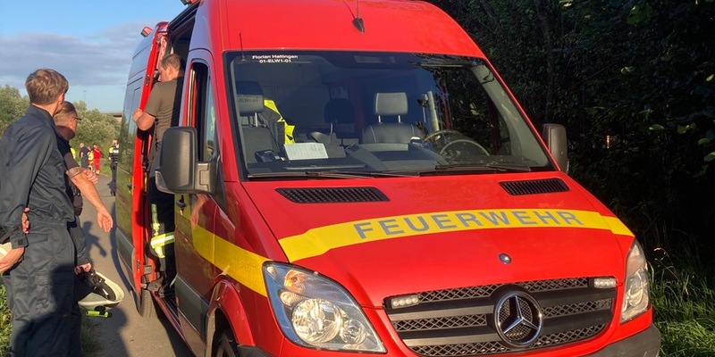 FW-EN: Hattinger Feuerwehr rettet Mann vor dem Ertrinken aus der Ruhr - Foto: presseportal.de