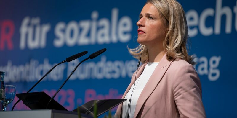 Sozialverband VdK warnt vor Altersarmut als Kehrseite immer neuer Ideen. (Archivbild) - Foto: Christophe Gateau/dpa