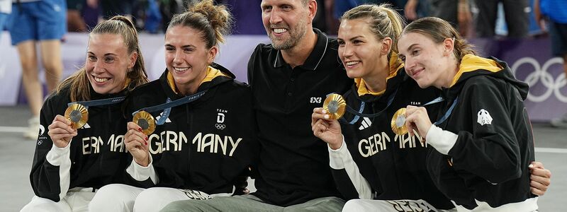 Einer der deutschen Olympia-Höhepunkte: Die sensationelle Goldmedialle im 3x3. - Foto: Meng Yongmin/XinHua/dpa