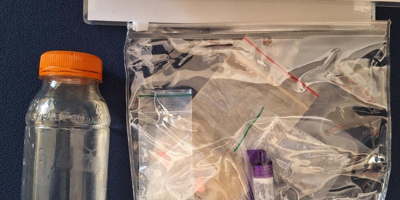 HZA-P: Zoll stoppt Fahrer unter Drogeneinfluss / 17 Gramm Kokain, 112 Gramm Amphetamin und Ecstasy-Pillen entdeckte der Zoll bei einer Kontrolle eines niederländischen Fahrzeugs auf der BAB 10 - Foto: presseportal.de