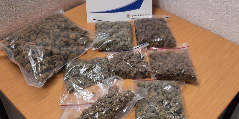 BPOL-BadBentheim: Rund ein Kilo Marihuana bei Kontrolle entdeckt - Foto: presseportal.de