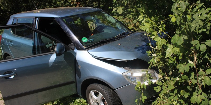 POL-DN: Trinkflasche führt zu Unfall - 66-Jährige leicht verletzt - Foto: presseportal.de