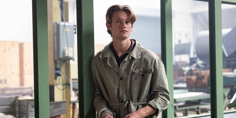 Im neuen Fantasy-Mehrteiler «Love Sucks» mit Damian Hardung gibt es Blut zu sehen - und eine junge Liebe. (Archivbild) - Foto: Thomas Banneyer/dpa