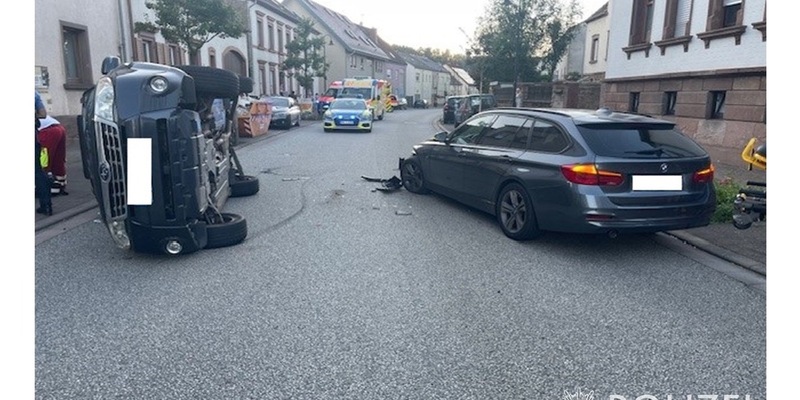 POL-PDPS: Frontalzusammenstoß im Begegnungsverkehr - Foto: presseportal.de