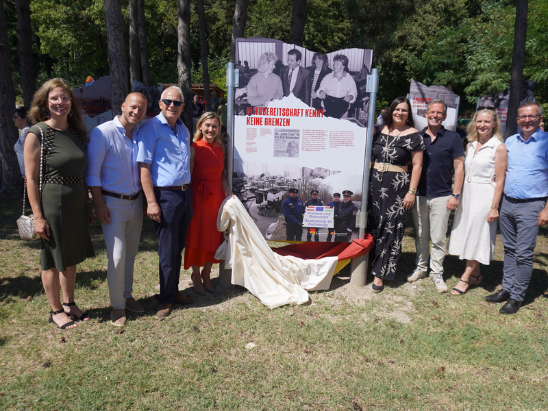 Enthüllung der Infotafeln - Foto: Tourismusbüro Mörbisch, Verena Tremmel über pressetext.de