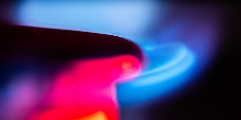 Die zuletzt gestiegenen Gas-Großhandelspreise werden sich nach Ansicht des IW-Energieexperten Malte Küper voraussichtlich nicht auf die Gas-Verbraucherpreise auswirken.  - Foto: Frank Rumpenhorst/dpa