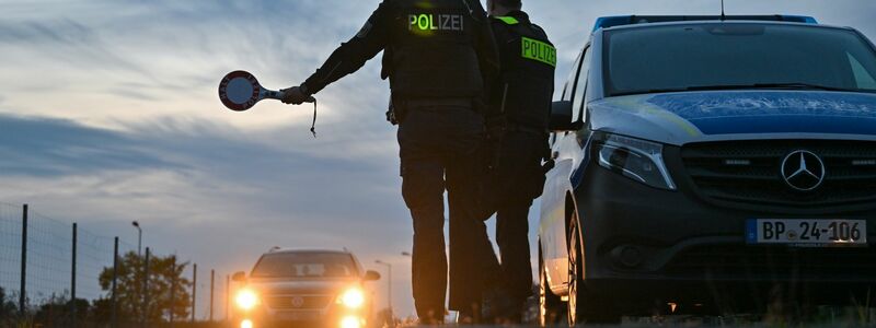 Die stationären Kontrollen an der deutsch-polnischen Grenze gibt es seit Mitte Oktober 2023. (Archivbild) - Foto: Patrick Pleul/dpa