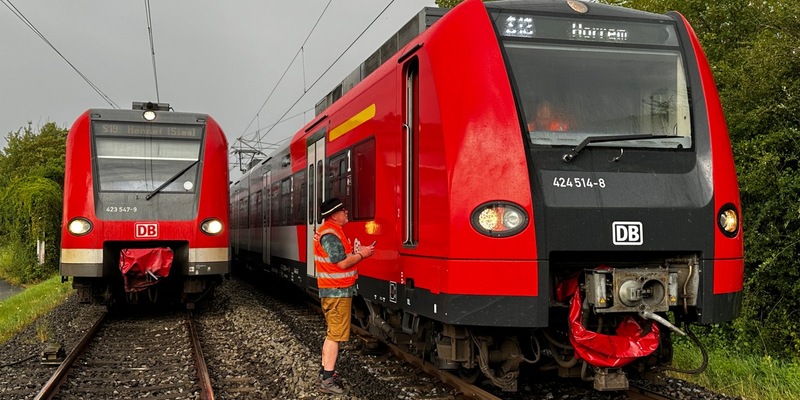 FW Hennef: Zug auf freier Strecke zum Stillstand gekommen - Evakuierung erforderlich - Foto: presseportal.de