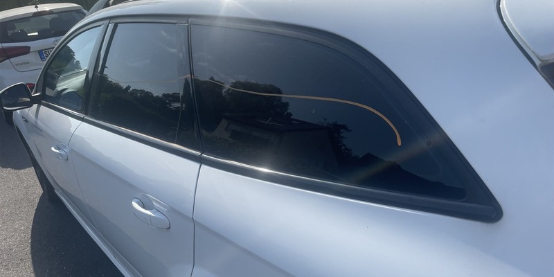 POL-RBK: Rösrath - Unbekannte beschmieren mehrere Fahrzeuge in Forsbach - Foto: presseportal.de