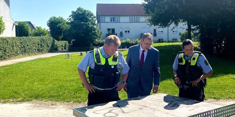 POL-HAM: Finale der Bezirksstreife 2024: Polizeipräsident Thomas Kubera in Herringen und Uentrop - Foto: presseportal.de