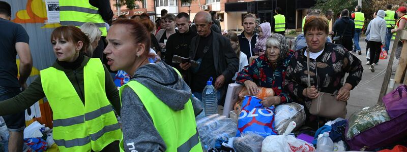 Immer mehr Menschen sind im Gebiet Kursk auf der Flucht vor den herannahenden ukrainischen Soldaten. - Foto: Str/XinHua/dpa