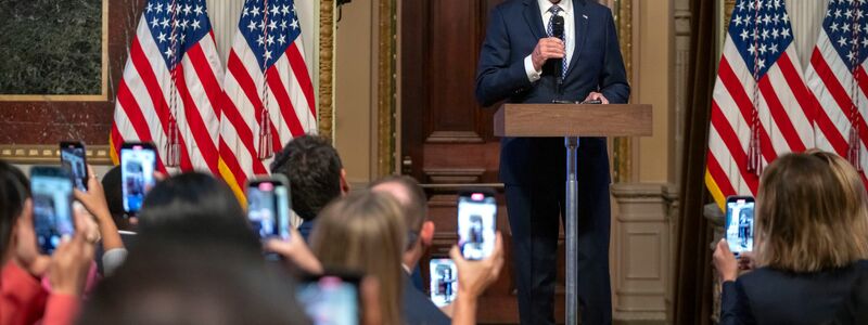 US-Präsident Biden sichert Israel Unterstützung zu.  - Foto: Mark Schiefelbein/AP/dpa