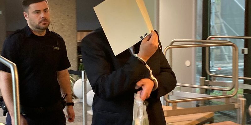 Dem jetzt verurteilten Vater von zwei Kindern saß vor der Tat der Gerichtsvollzieher im Nacken.  - Foto: Carsten Linnhoff/dpa