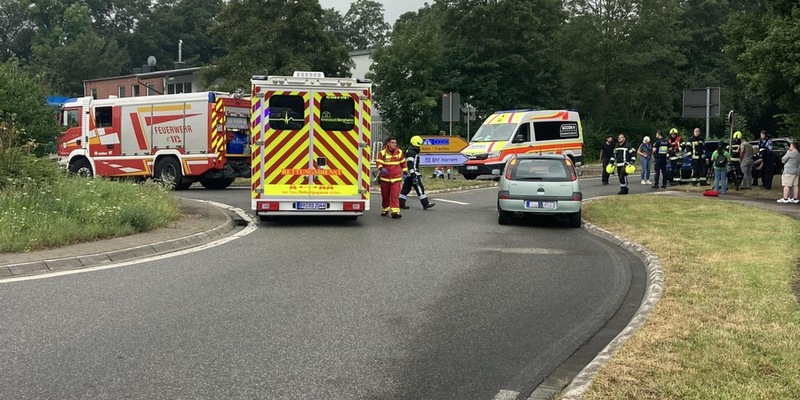 FW Bergheim: Schwerverletzter Radfahrerin nach Unfall in Bergheim Rettungshubschrauber im Einsatz - Foto: presseportal.de