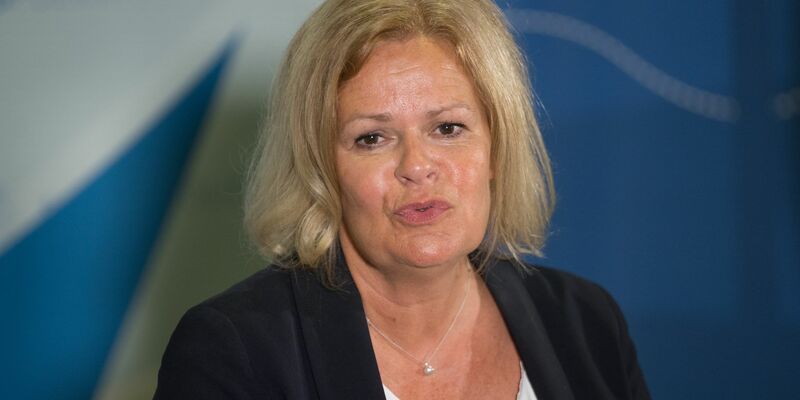 Bundesinnenministerin Nancy Faeser (SPD) hält bei «Compact» an ihrem Kurs fest.  - Foto: Sebastian Christoph Gollnow/dpa