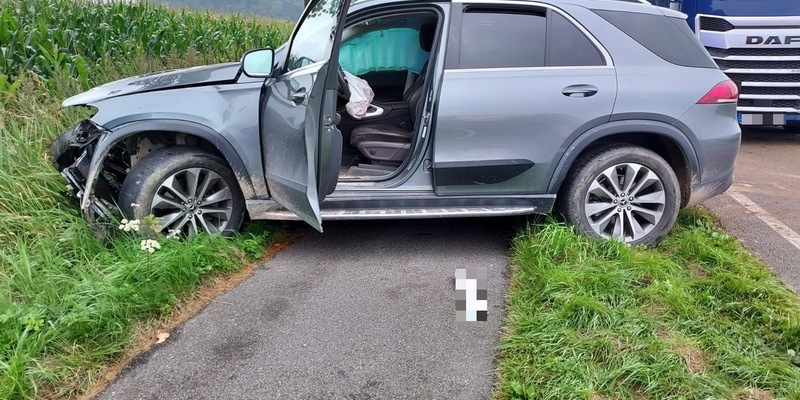 POL-STD: Zwei Verletzte bei Unfall auf der Bundesstraße 73 in der Gemarkung Düdenbüttel - Foto: presseportal.de
