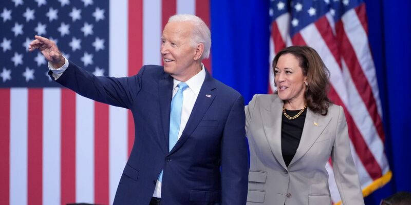 US-Präsident Joe Biden und seine Stellvertreterin Kamala Harris bei einem gemeinsamen Auftritt im Bundesstaat Maryland. - Foto: Stephanie Scarbrough/AP/dpa