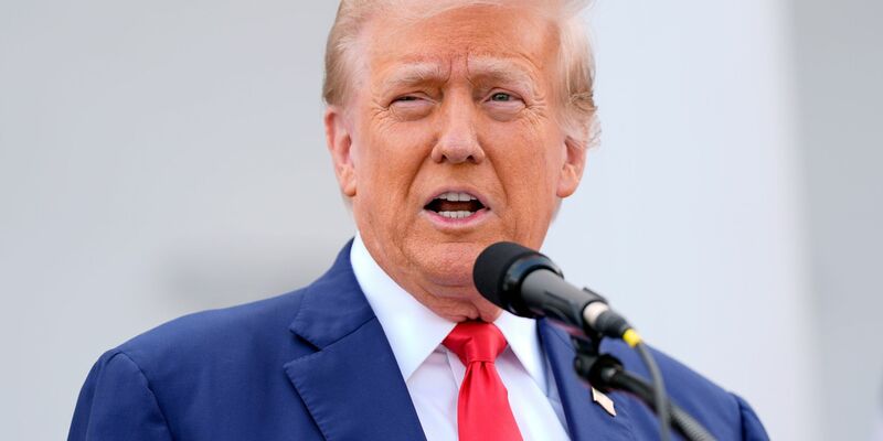 Trump sprach in seinem Golf Club in Bedminster im Bundesstaat New Jersey. - Foto: Julia Nikhinson/AP/dpa