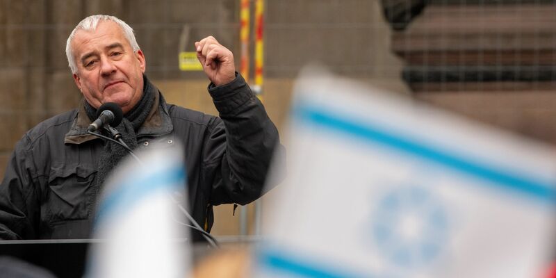 Der Antisemitismusbeauftragte Spaenle will den Schutz von Juden als Staatstiel verankern. (Archivbild) - Foto: Stefan Puchner/dpa