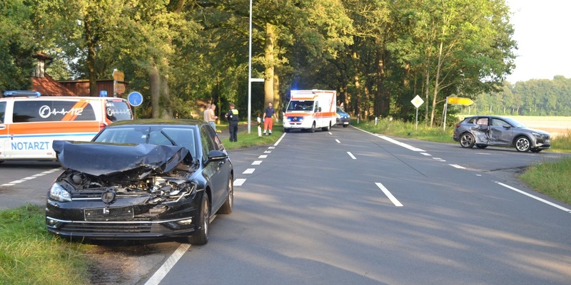 POL-ROW: ++ Schwerer Verkehrsunfall auf der B 440 - 32-jähriger Motorradfahrer verstirbt an der Unfallstelle ++ Unfall in der Kurve - Sattelzug kollidiert mit Pkw ++ - Foto: presseportal.de