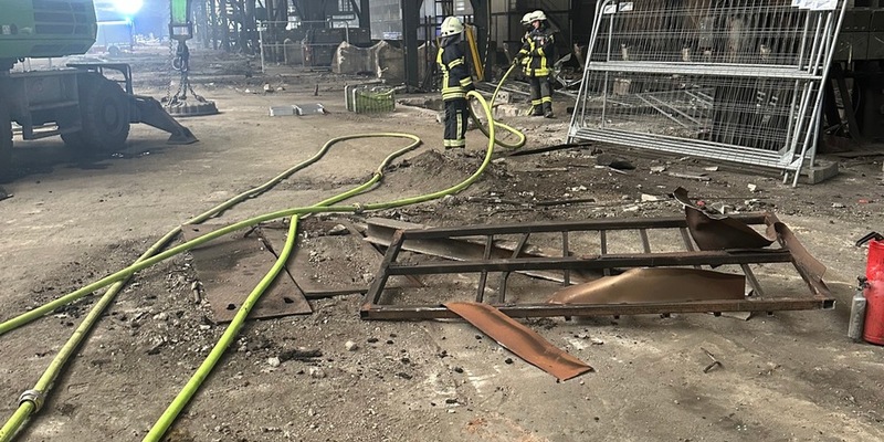 FW-MH: Unterirdischer Brand in einer Lagerhalle - Foto: presseportal.de