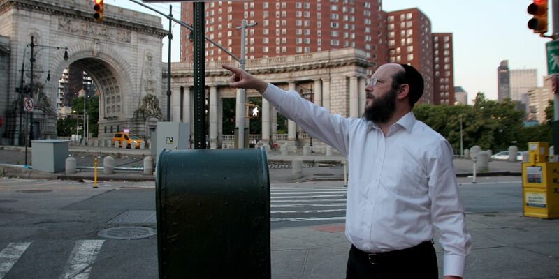 Rabbiner Moshe Tauber ist der Hausmeister des Eruvs. - Foto: Christina Horsten/dpa