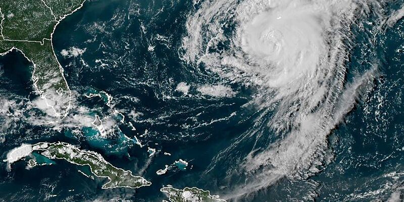 Hurrikan «Ernesto» ist auf Bermuda getroffen. - Foto: NOAA/AP/dpa