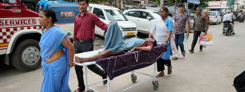 Krankenhäuser wiesen Patienten angesichts des Streiks ab. - Foto: Rajesh Kumar Singh/AP/dpa