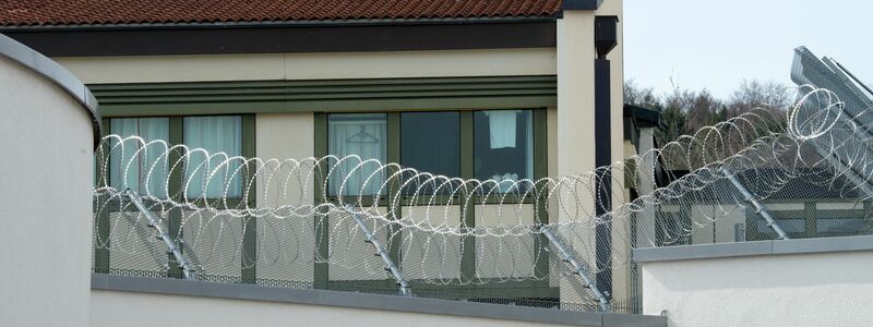 Die Geflohenen gelten laut Polizei als «gefährlich. (Symbolbild) - Foto: picture alliance / dpa