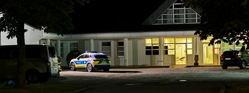 Aus dem Bezirkskrankenhaus im bayerischen Lerchenhaid sind vier Insassen geflohen. - Foto: Hartl/vifogra/dpa