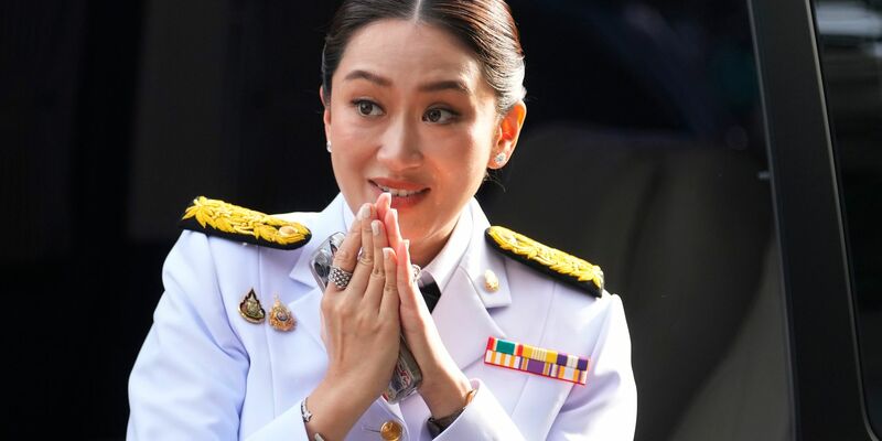 Die neue Regierungschefin Paetongtarn Shinawatra wurde offiziell mit der Regierungsbildung beauftragt. - Foto: Sakchai Lalit/AP