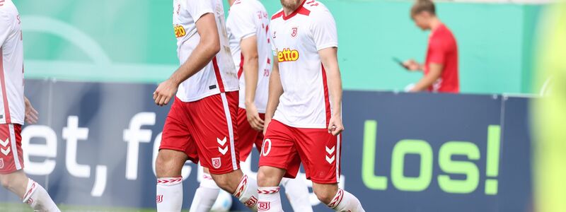 Der VfL Bochum hatte es in Regensburg schwer. - Foto: Stefan Bösl/dpa