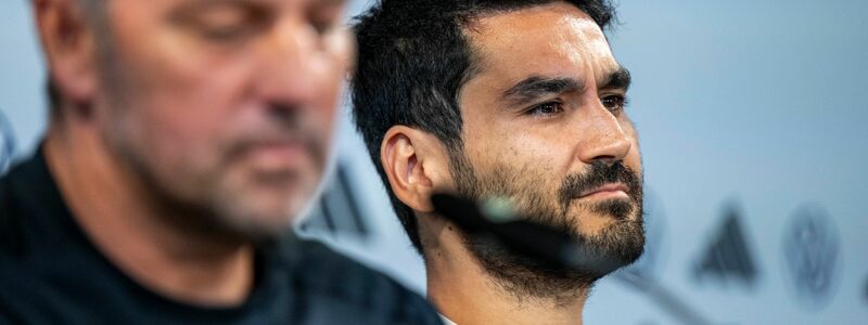 Unter Hansi Flick soll Ilkay Gündogan (r) beim FC Barcelona keine Rolle mehr spielen. - Foto: David Inderlied/dpa