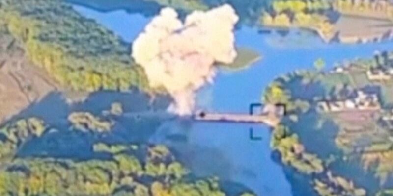 Nach der Beschädigung von mindestens zwei Brücken über den Fluss Sejm durch ukrainische Truppen wird die Lage der russischen Truppen südlich des Flusses prekär. - Foto: Uncredited/Ukrainian Armed Force/AP/dpa