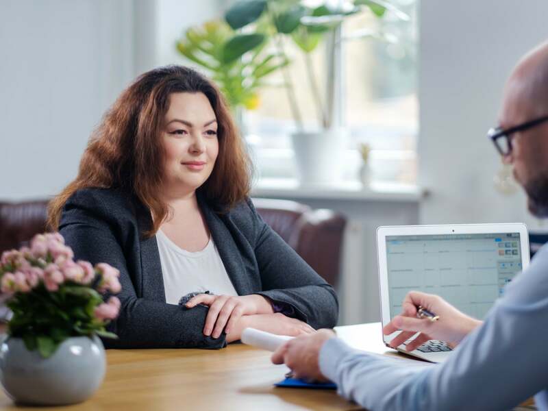 Übergewicht im Bewerbungsgespräch - Foto: Shutterstock über pressetext.de