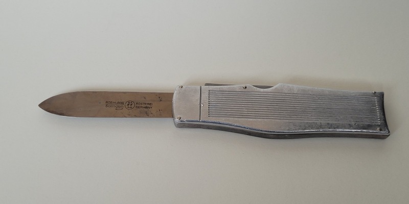 BPOL-HH: (FOTO) Bundespolizei am Hamburg Airport: verbotenes Fallmesser führt zur Strafanzeige, 200 Euro Sicherheitsleistung - Foto: presseportal.de