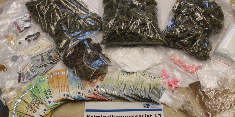 POL-REK: 240820-3: Drogen und Bargeld bei Wohnungsdurchsuchung sichergestellt - Foto: presseportal.de