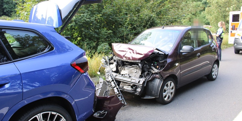 POL-RBK: Overath - Kastenwagen nach Verkehrsunfall mit mehreren Beteiligten flüchtig - Foto: presseportal.de