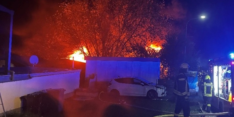 POL-PDPS: Brand einer Lagerhalle - Foto: presseportal.de