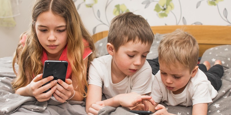 Mediensicher in die Schule! / Neues klicksafe-Materialpaket zum Schulstart 2024 - Foto: presseportal.de